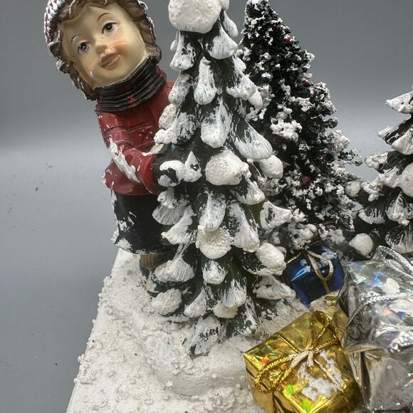 Vintage snow people playing in the snow Christmas scene - Picture 2 of 12